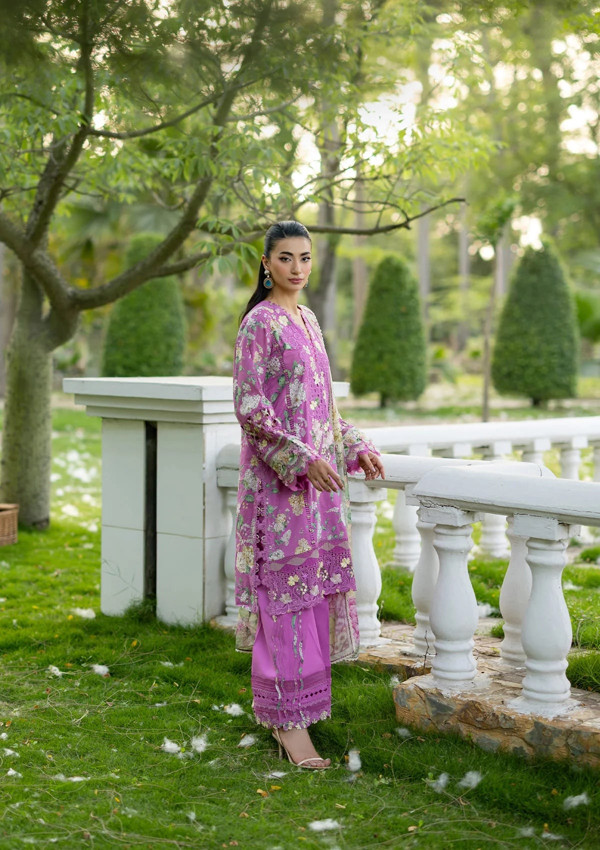 Signature Embroidered Lawn with Chiffon Collection ESG-7B KIARA - Image 3