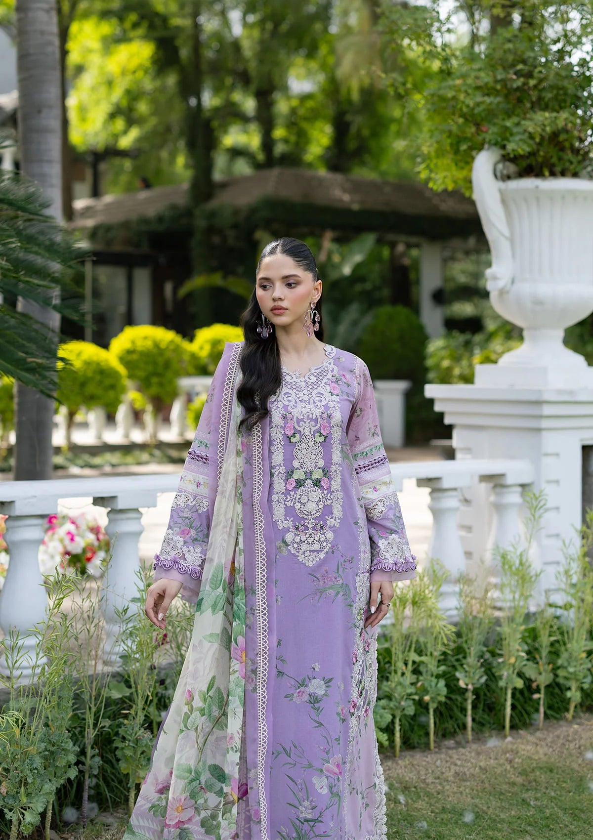Signature Embroidered Lawn with Chiffon Collection ESG-1B BIANCA - Image 3