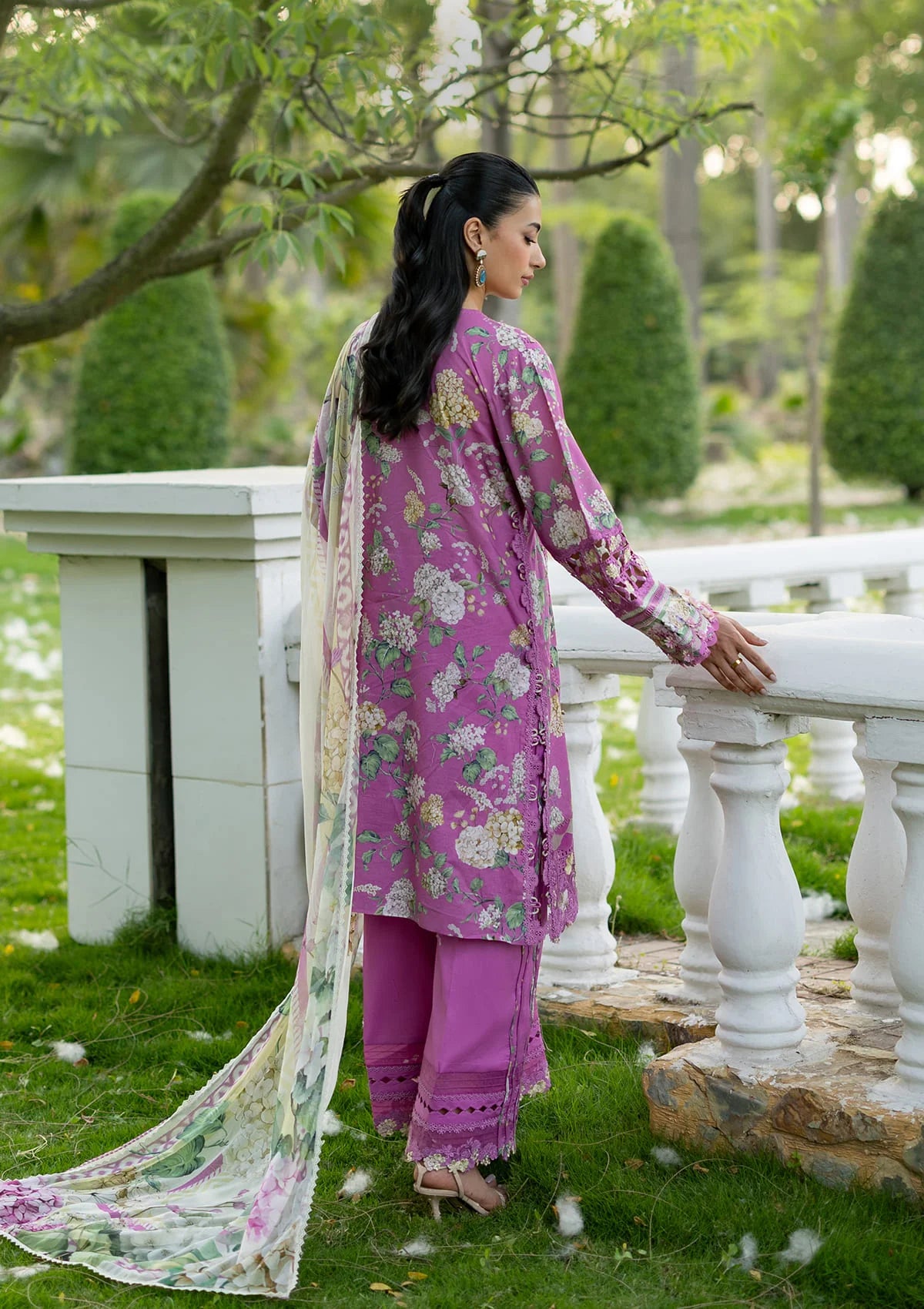 Signature Embroidered Lawn with Chiffon Collection ESG-7B KIARA - Image 4