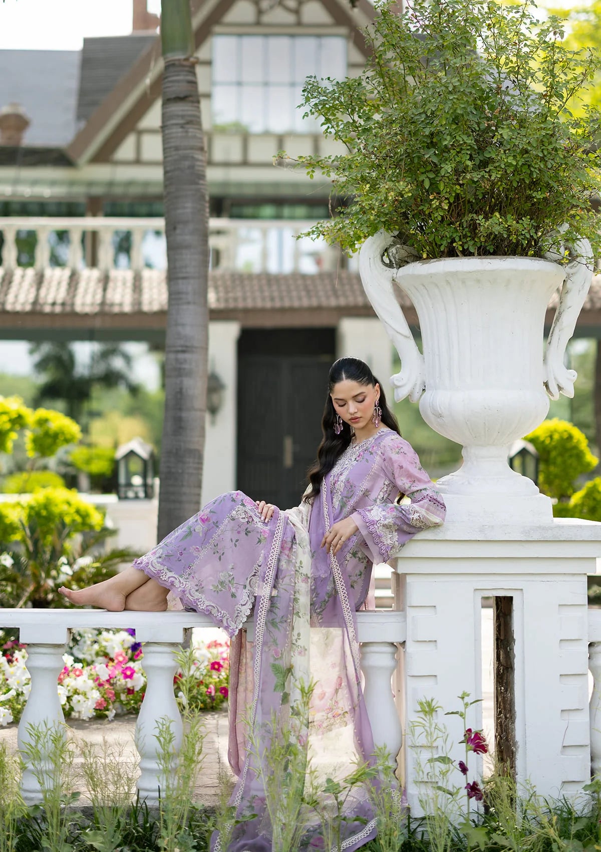 Signature Embroidered Lawn with Chiffon Collection ESG-1B BIANCA - Image 5