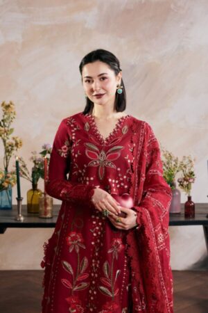 Alternative view of Maryam Hussain - Daneen