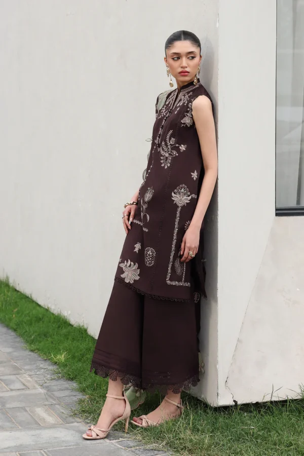 Qalamkar Qline Lawn Vol 2 | 2026 | QKL-15 YASRA - Image 2