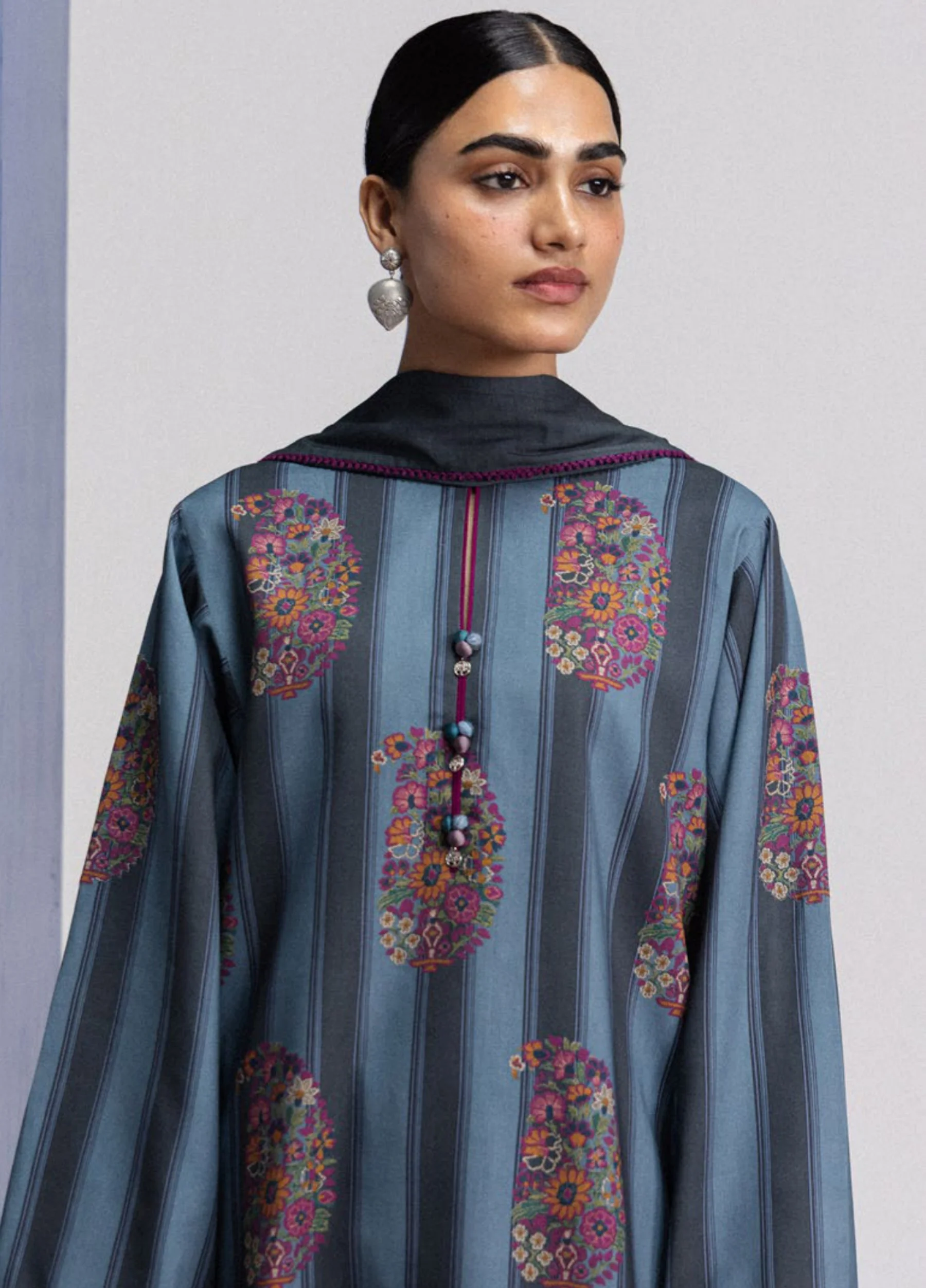 Coco Prints Winter by Zara Shahjahan Rania - 4B - Image 4